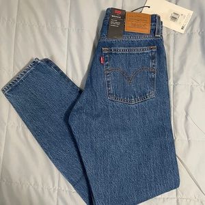 Levis Wedgie fit